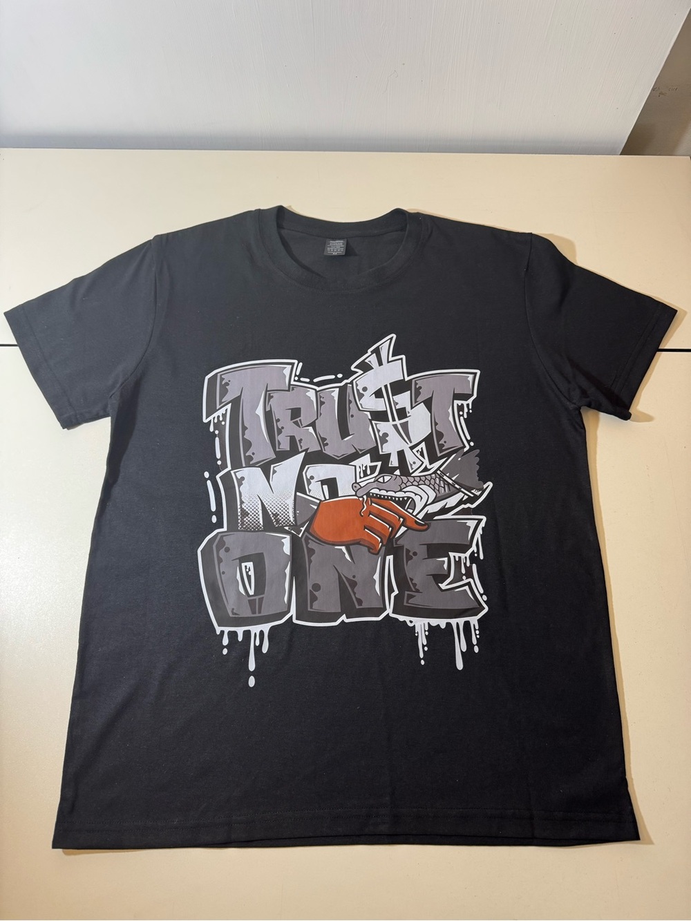 Graphic 'Trust No One' Black T-Shirt Unbranded